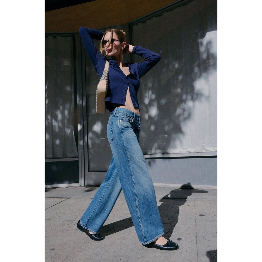 AMO Regina Mid Rise Wide Leg Jeans in Ethereal Medium Wash Size 28